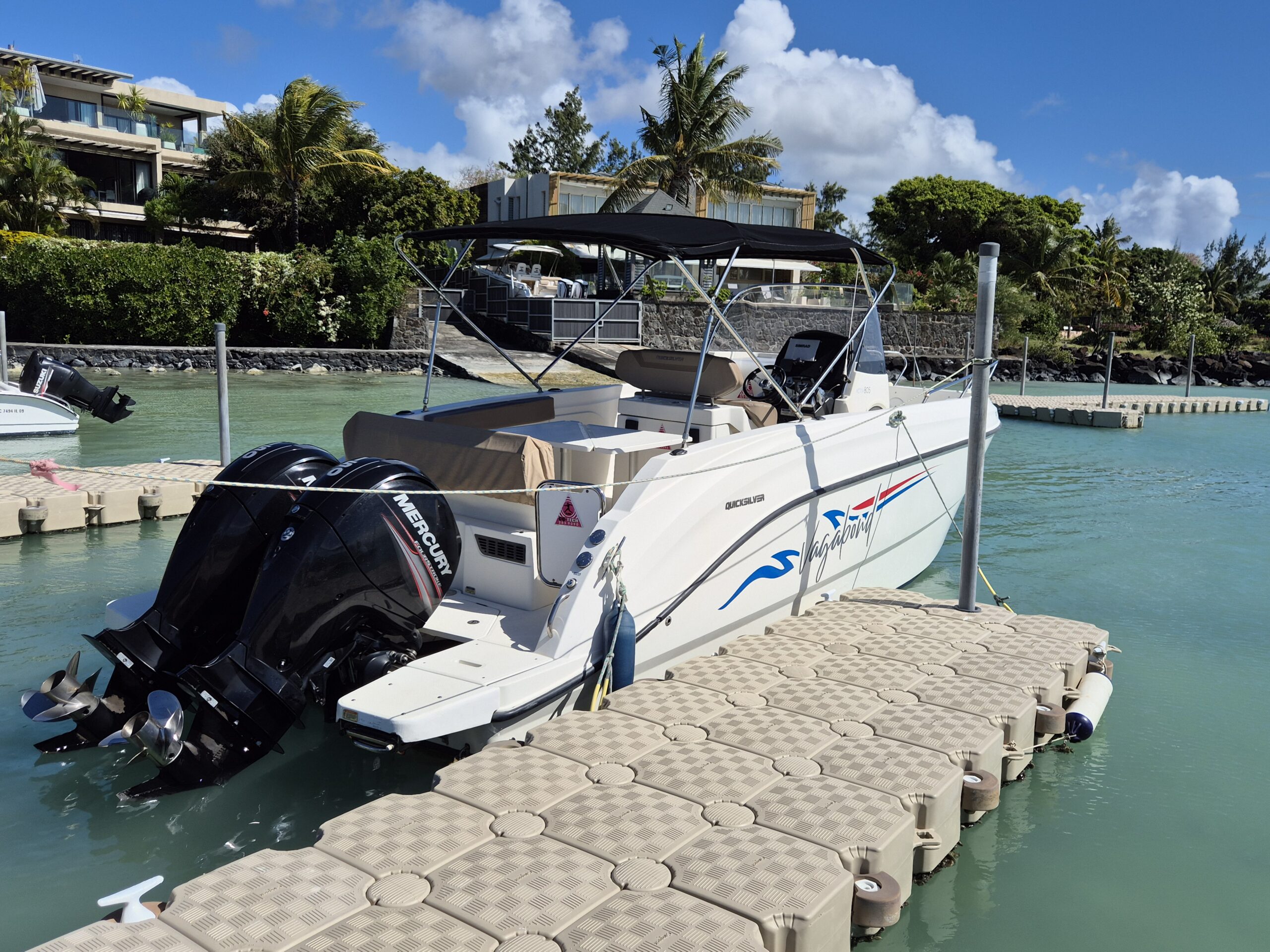 Quicksilver Activ Open 805