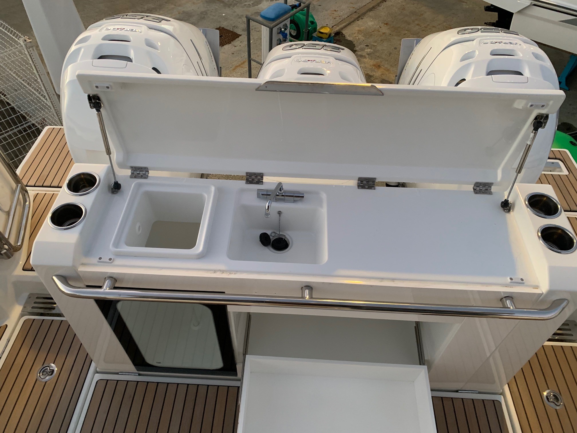 Wellcraft 38 T-Top