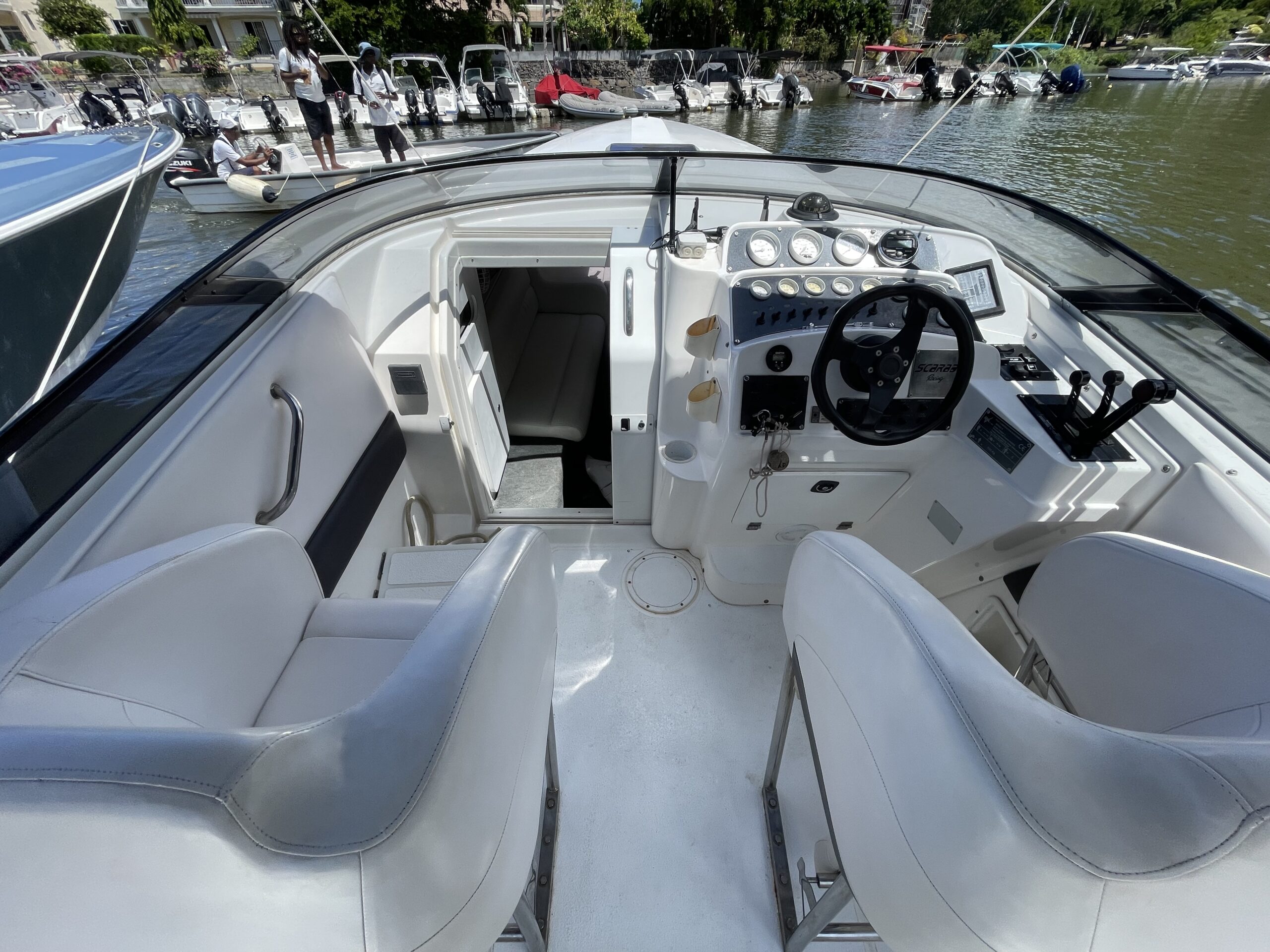 Wellcraft Scarab 30