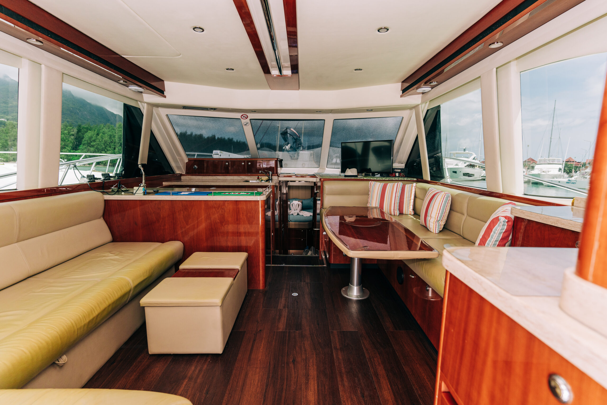 Riviera 45 open fly bridge 2016
